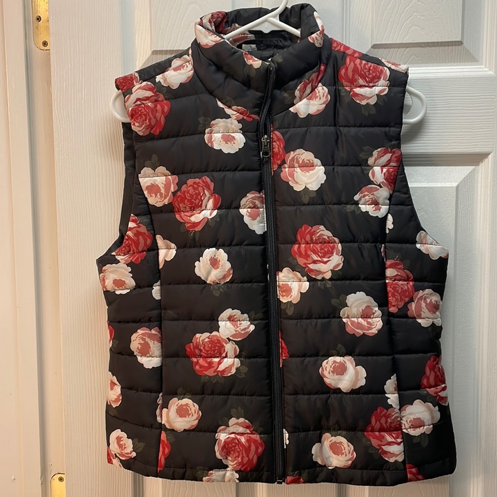 The Loft M puffer vest! Worn once!